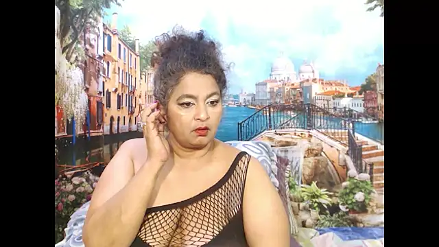 Snapshot of indianstar75 chatting on 10-22-25, 09:14 indianstar75 online show from 10-22-25, 09:14