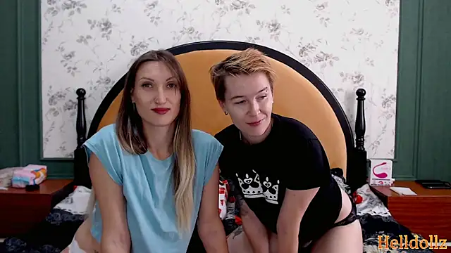 Snapshot of Helldollz chatting on 10-16-25, 08:04 Helldollz online show from 10-16-25, 08:04