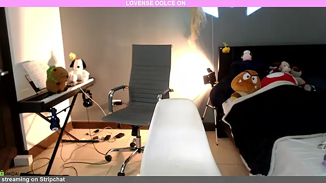 Snapshot of minarocket_ chatting on 02-22-25, 04:19 minarocket online show from 02-22-25, 04:19