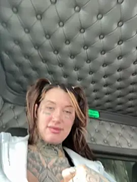 Snapshot of lexymarie chatting on 01-18-26, 04:22 lexymarie online show from 01-18-26, 04:22