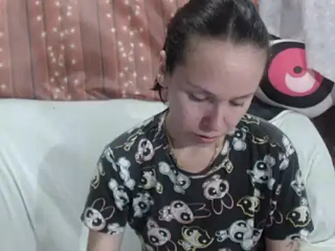 Snapshot of Venusluxodomme chatting on 02-08-26, 04:05 Venusluxodomme online show from 02-08-26, 04:05