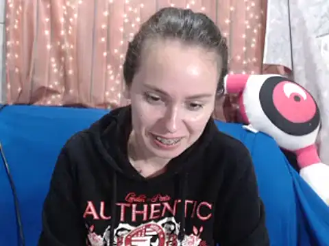 Snapshot of Venusluxodomme chatting on 03-13-26, 08:37 Venusluxodomme online show from 03-13-26, 08:37