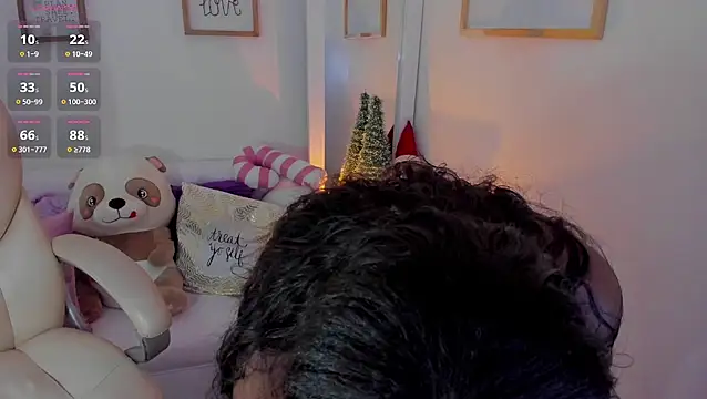 Snapshot of zobe_love chatting on 12-04-25, 06:27 zobe love online show from 12-04-25, 06:27