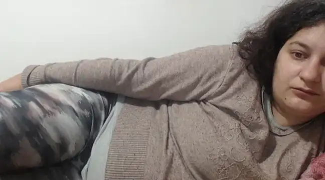 flowerlauren online show from 02-13-25, 05:26