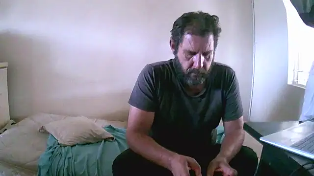 Snapshot of TryingWind chatting on 10-15-25, 08:58 TryingWind online show from 10-15-25, 08:58