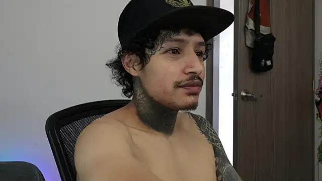 trieone online show from 02-09-26, 04:11