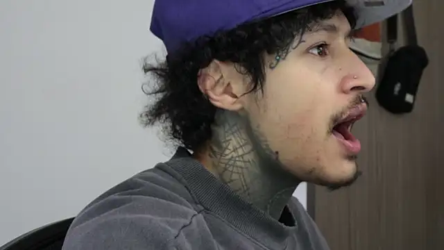 trieone online show from 02-25-26, 01:43