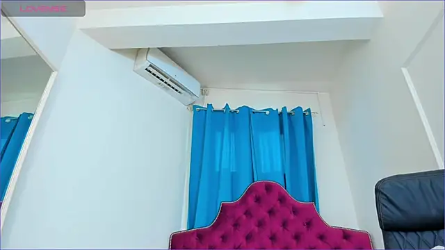 Snapshot of ninnadee chatting on 06-26-26, 03:33 ninnadee online show from 06-26-26, 03:33