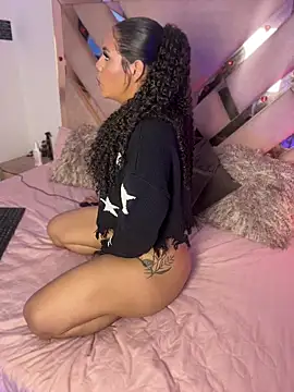 Victoria14  online show from 05-19-26, 01:00