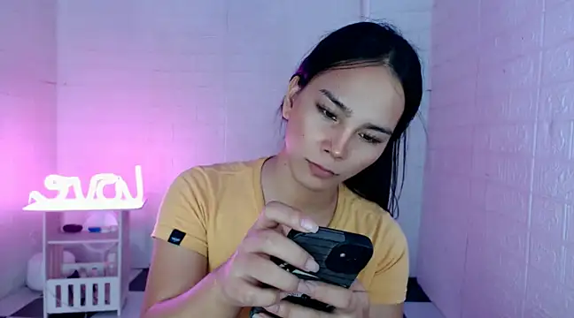 Snapshot of urnaughtydolly69 chatting on 02-05-25, 01:22 urnaughtydolly69 online show from 02-05-25, 01:22