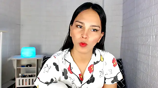 Snapshot of urnaughtydolly69 chatting on 02-28-25, 12:09 urnaughtydolly69 online show from 02-28-25, 12:09