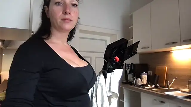 Viola Beck online show from 09-15-25, 07:52