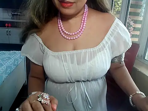 yourradhika online show from 03-17-25, 06:07