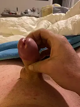 Snapshot of toyotagts chatting on 02-25-25, 04:03 toyotagts online show from 02-25-25, 04:03