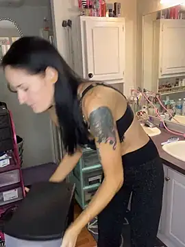 lolabunny9 online show from 12-20-24, 03:21