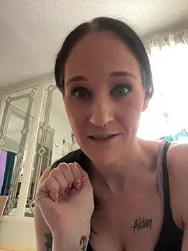 lolabunny9 online show from 02-07-25, 04:24