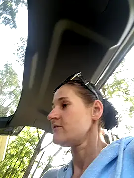 lolabunny9 online show from 10-05-25, 03:32