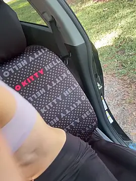 lolabunny9 online show from 10-09-25, 02:04