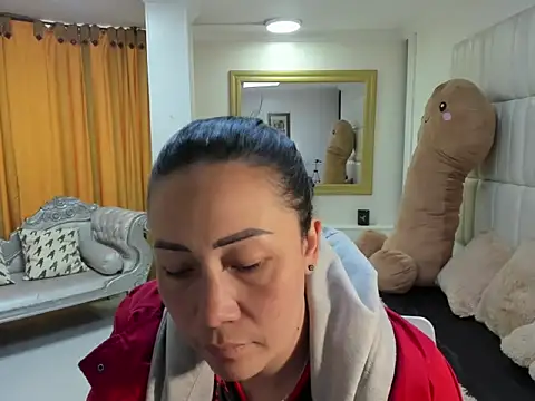 gaby trent online show from 11-10-25, 01:32