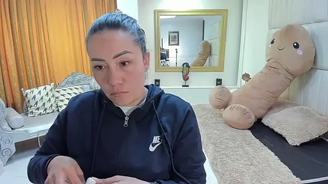 gaby trent online show from 11-22-25, 02:16