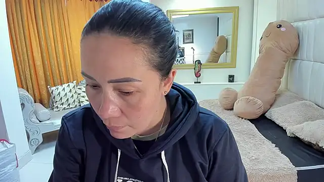 gaby trent online show from 11-24-25, 02:50