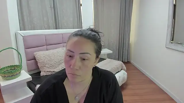 Snapshot of gaby_trent chatting on 05-16-26, 05:12 gaby trent online show from 05-16-26, 05:12