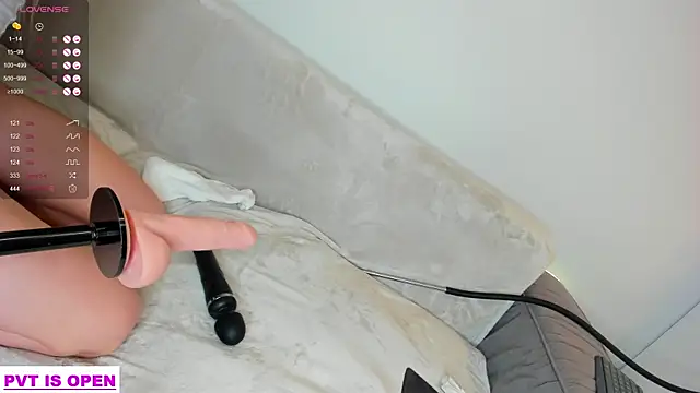 Juicy Bella online show from 03-08-25, 04:17