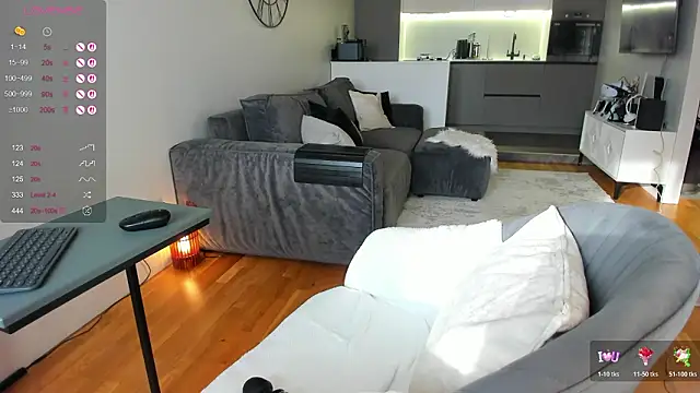 Juicy Bella online show from 02-11-26, 09:14