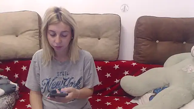 Snapshot of Aliss_Hottie chatting on 09-12-25, 06:46 Aliss Hottie online show from 09-12-25, 06:46