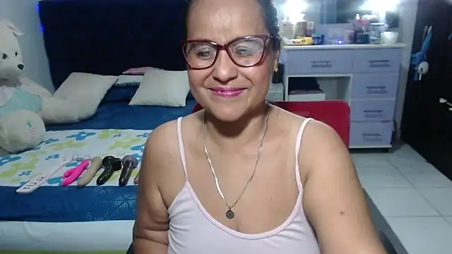 pervert mommy  online show from 04-12-26, 12:32