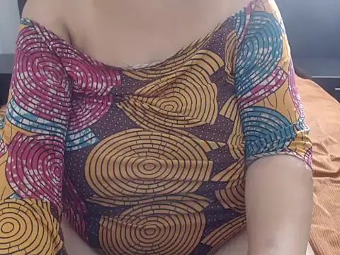 XHotJuicyBootyXX online show from 04-18-26, 12:09