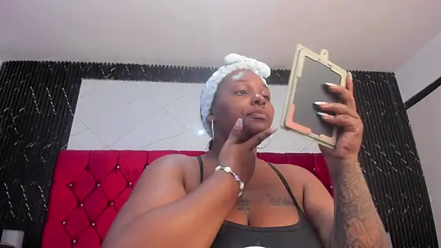 Snapshot of harleyevaans chatting on 01-21-25, 12:07 harleyevaans online show from 01-21-25, 12:07