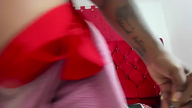 Snapshot of harleyevaans chatting on 02-27-25, 12:02 harleyevaans online show from 02-27-25, 12:02