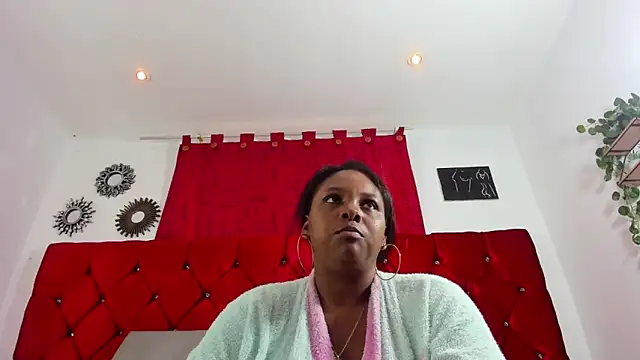 Snapshot of harleyevaans chatting on 03-06-25, 12:41 harleyevaans online show from 03-06-25, 12:41