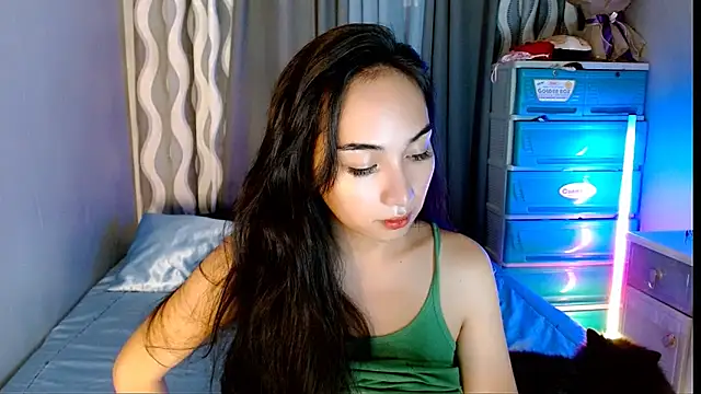 SweetLilly 18 online show from 06-19-26, 07:23