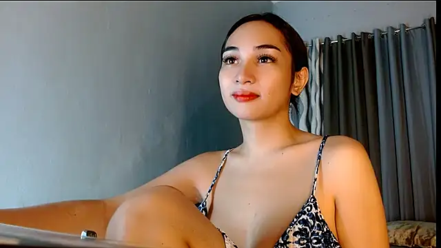 SweetLilly 18 online show from 07-13-26, 04:04