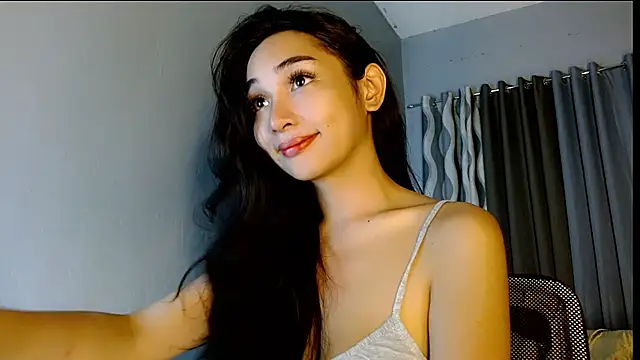 SweetLilly 18 online show from 07-15-26, 03:45