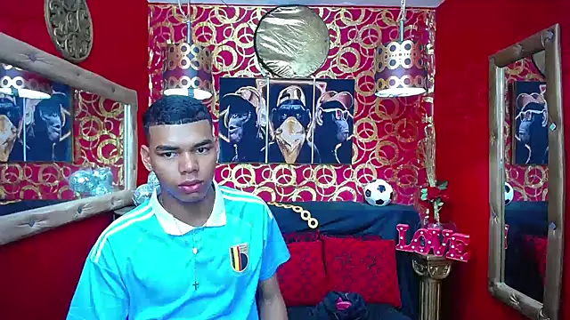 Snapshot of PEINBOYS chatting on 02-13-25, 06:59 PEINBOYS online show from 02-13-25, 06:59
