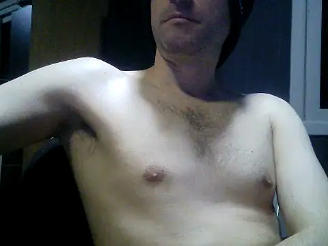 Snapshot of gauchors20 chatting on 11-30-25, 02:26 gauchors20 online show from 11-30-25, 02:26