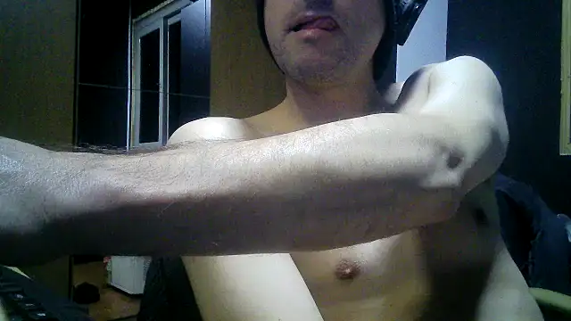 Snapshot of gauchors20 chatting on 08-02-26, 03:05 gauchors20 online show from 08-02-26, 03:05