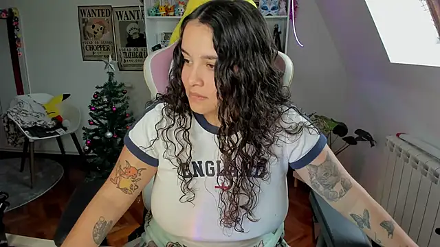 Snapshot of Sweet_sully__ chatting on 12-29-24, 10:45 Sweet sully   online show from 12-29-24, 10:45