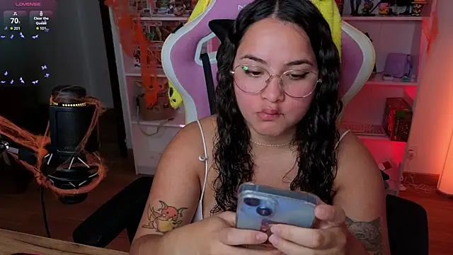 Snapshot of Sweet_sully__ chatting on 10-10-25, 08:35 Sweet sully   online show from 10-10-25, 08:35