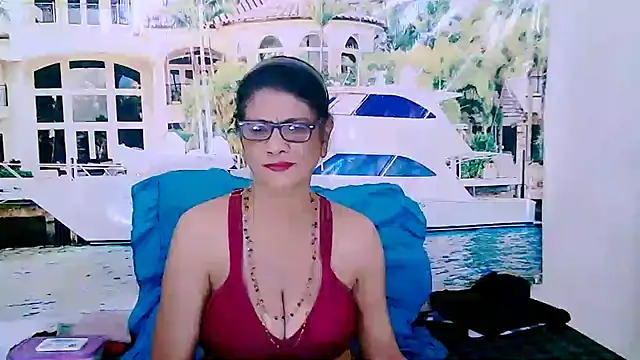 Snapshot of IndianAllure chatting on 01-17-25, 05:42 IndianAllure online show from 01-17-25, 05:42