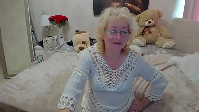 Snapshot of laylaroma chatting on 10-12-25, 06:45 laylaroma online show from 10-12-25, 06:45