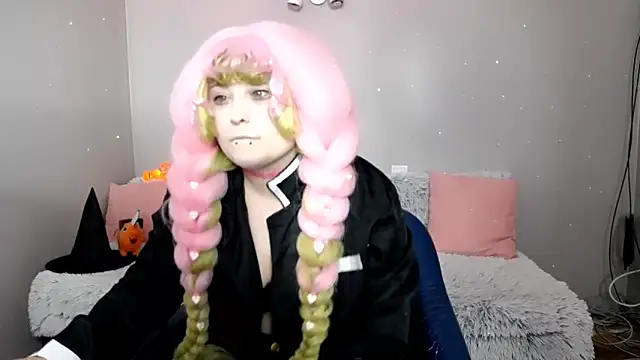 Estheri online show from 10-27-25, 06:50