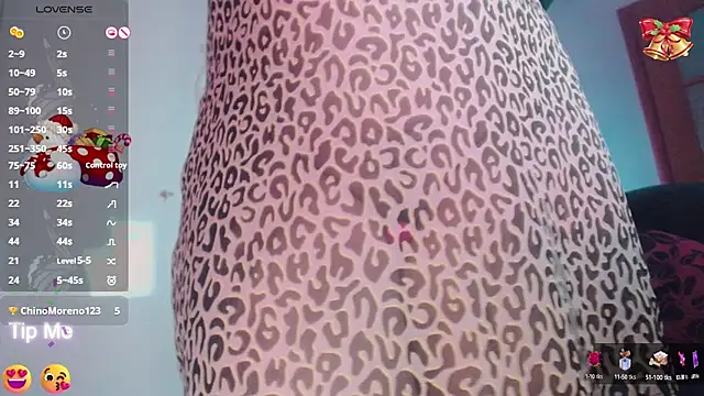 Snapshot of icelady77 chatting on 12-22-24, 05:53 icelady77 online show from 12-22-24, 05:53