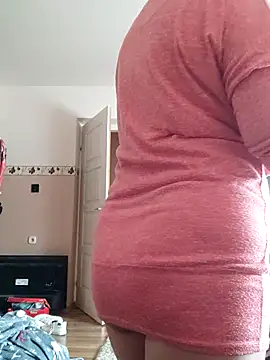 Snapshot of Elza01 chatting on 03-27-26, 08:26 Elza01 online show from 03-27-26, 08:26