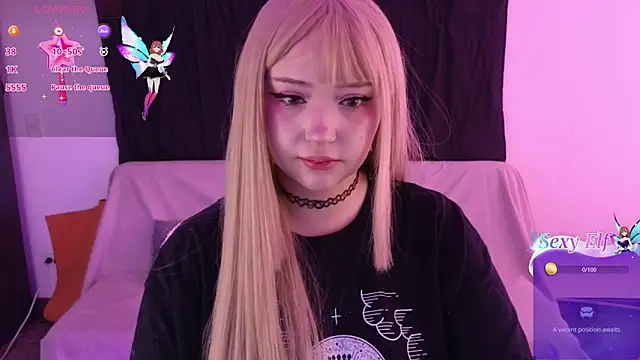 Snapshot of KuroChan420 chatting on 12-10-24, 10:26 KuroChan420 online show from 12-10-24, 10:26