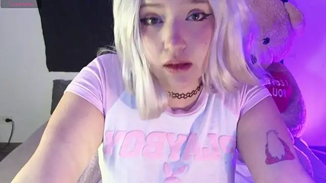 Snapshot of KuroChan420 chatting on 01-31-25, 02:37 KuroChan420 online show from 01-31-25, 02:37