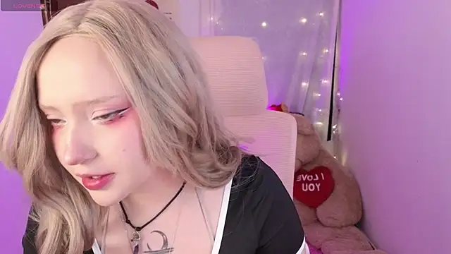 KuroChan420 online show from 12-23-25, 01:25